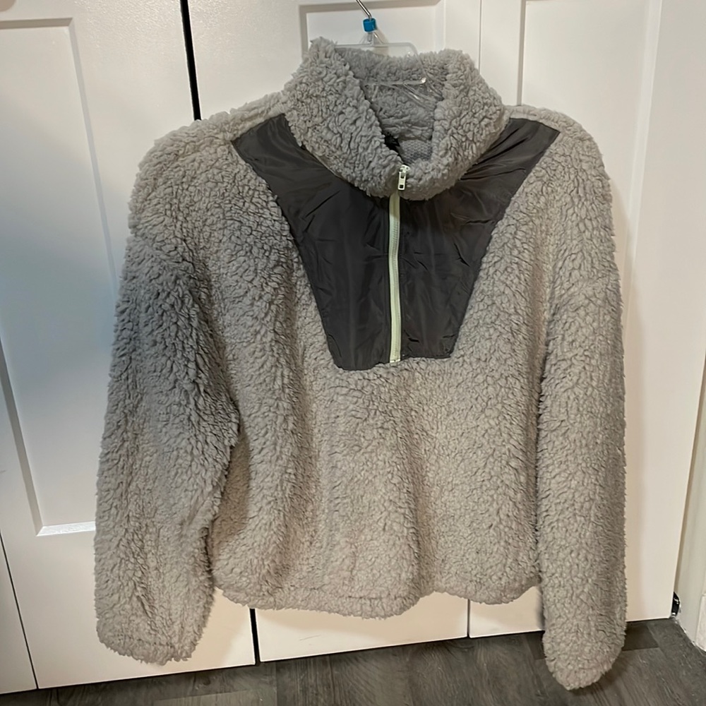 Wild fable grey comfy sweater brand never used new condition (half zip)